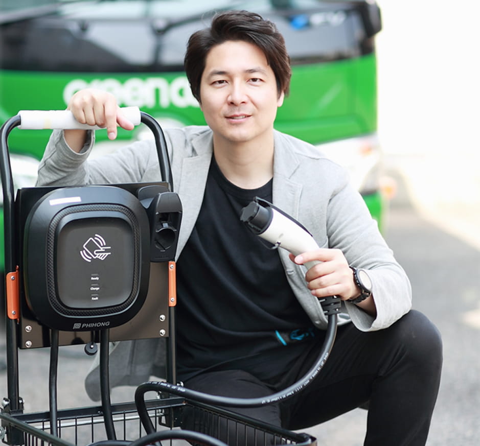 CUBE-LINX 代表取締役 兼 最高経営責任者  桐明 幹